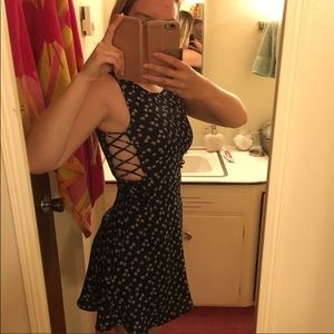 Blue and white daisy dress (2/25 deal)